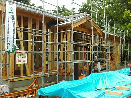渡八幡宮社務所の新築シロアリ予防工事の様子です。